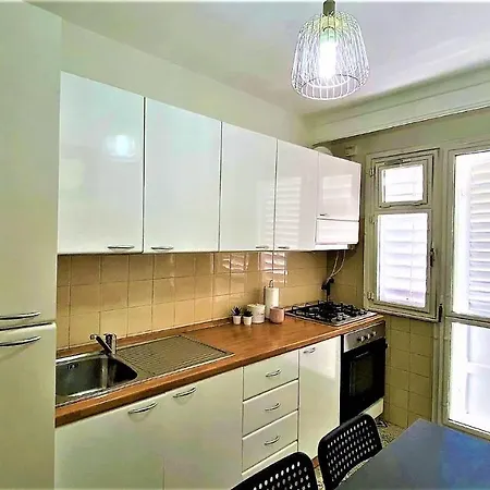 Appartement Arc De Triomphe Blissboutique Boekarest