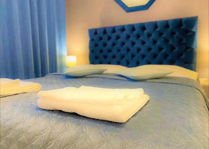 Arc De Triomphe Blissboutique * בוקרשט